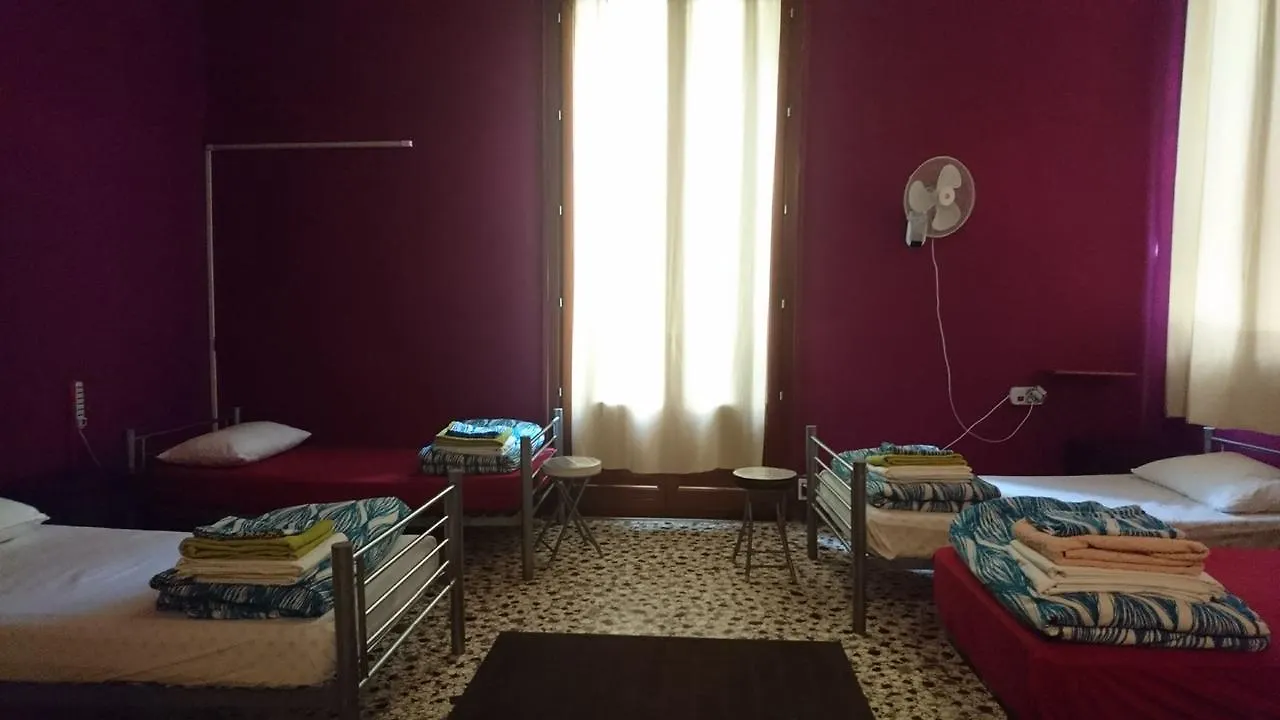 Hostel Youth Venice Palace Italy